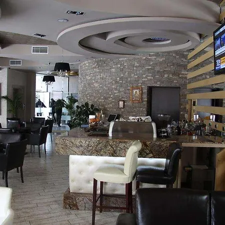Hotel George *