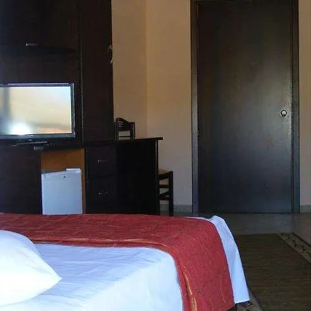 Hotel George *